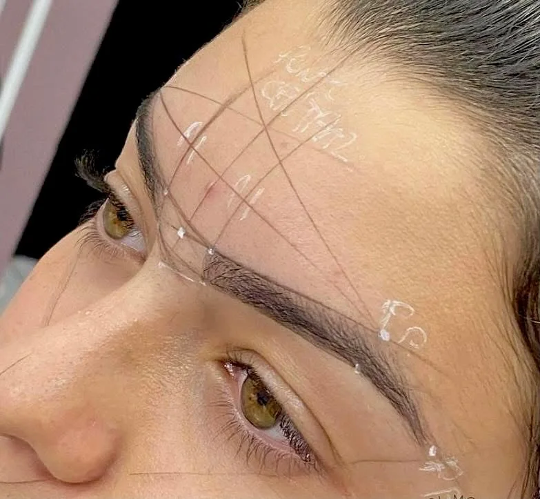 Trabalho de micropigmentação realizado por Carol Morais 10